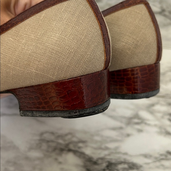 Salvatore Ferragamo | women’s 9 pumps brown crocodile embossed leather cap toe - Picture 10 of 14